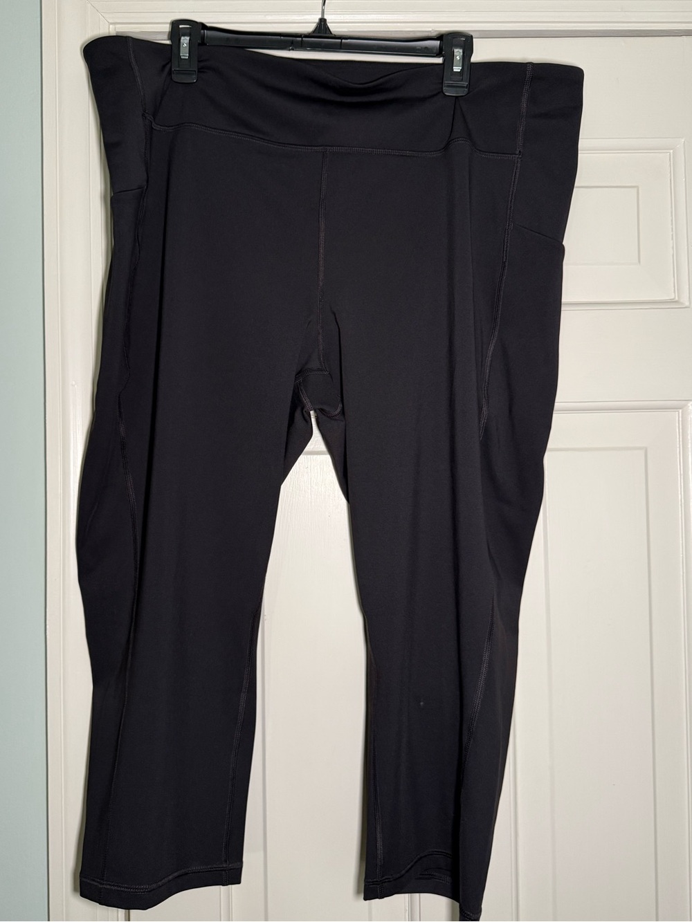 Tek Gear - Black High-Waist Capri Active Leggings